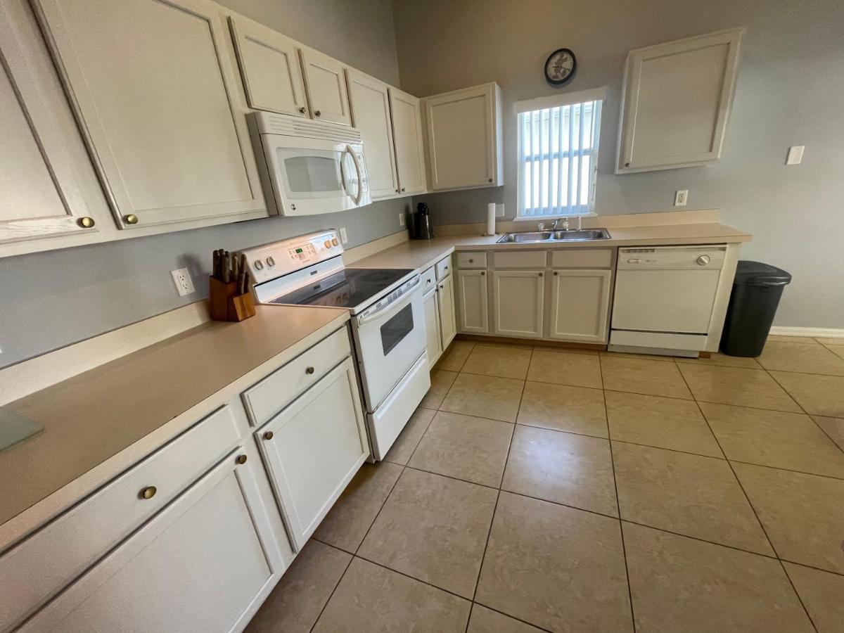 3 Bedroom Villa With Poolside Cinema And Games Room Close To Theme Parks Sleeps 6 Plus 2 Orlando Exterior foto