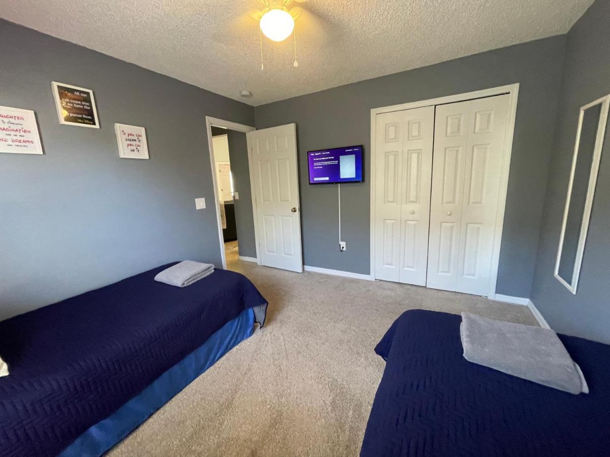3 Bedroom Villa With Poolside Cinema And Games Room Close To Theme Parks Sleeps 6 Plus 2 Orlando Exterior foto